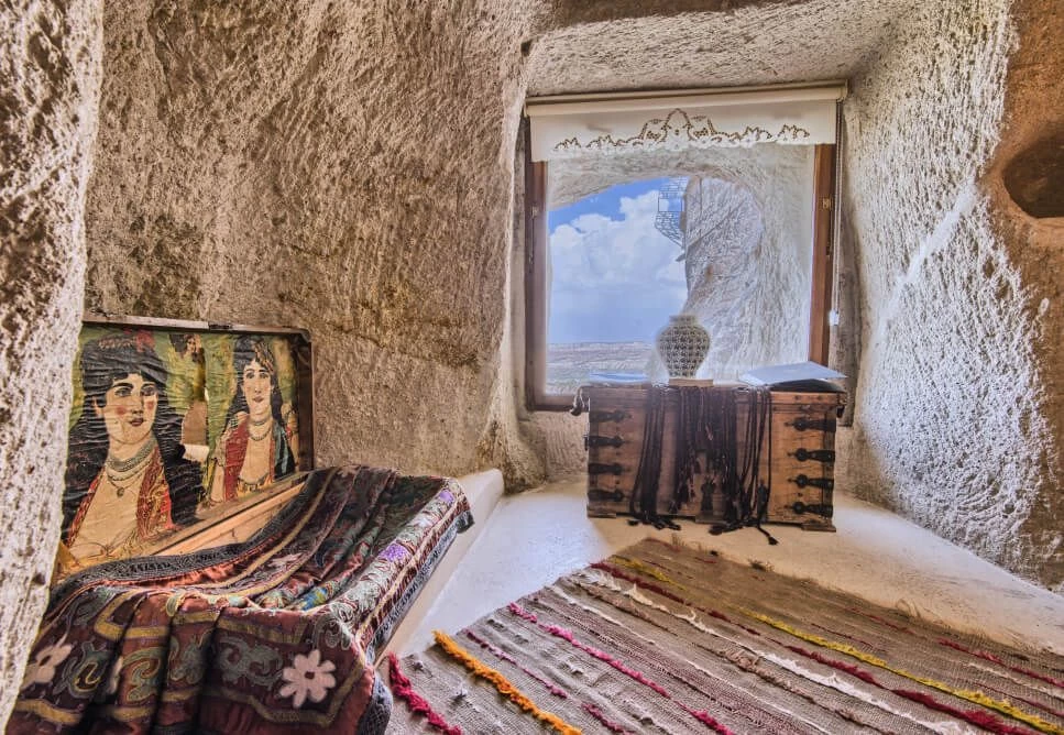 UCASAR CAVE SUITE