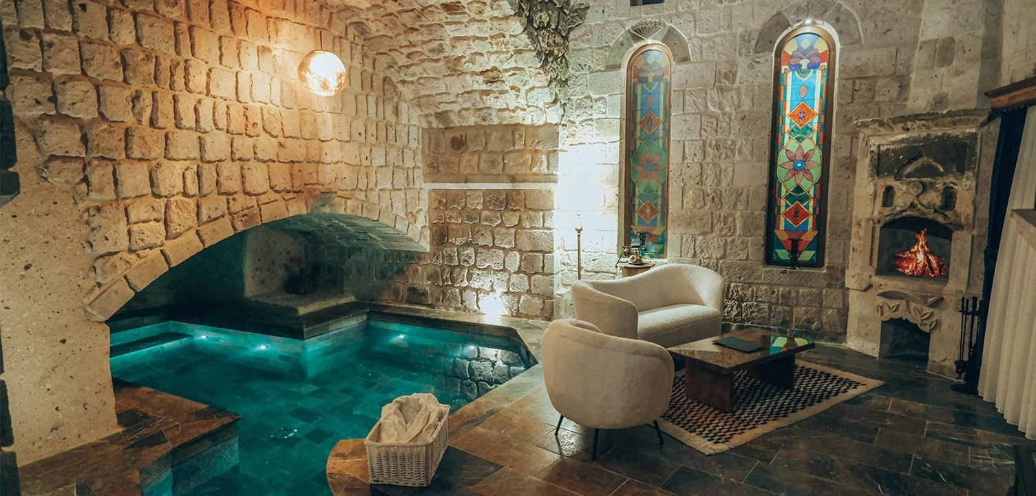 Kapadokya’nın Kalbinde Isınan Aşk: Museum Hotel’in Şömineli Odaları